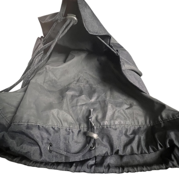 Nike Kyrie Irving Basketball Backpack – Black, Drawstring Top, Pre-Owned - Picture 8 of 11